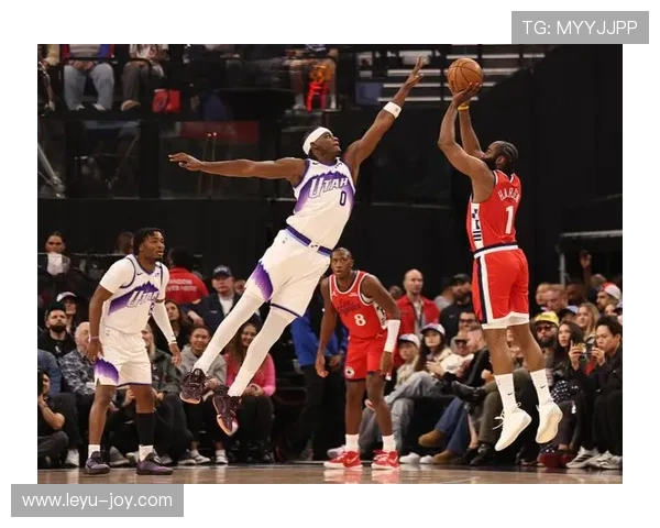 伦纳德利用挡拆创造得分机会 拉开与队友关键时刻表现差距