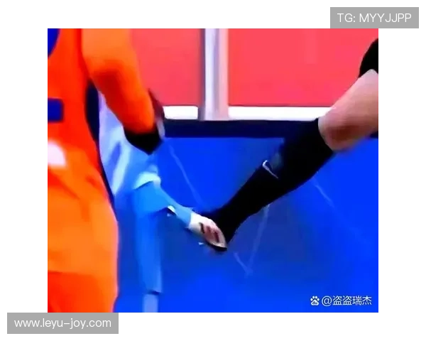 危险动作判罚要点：裁判认定不接触犯规的标准