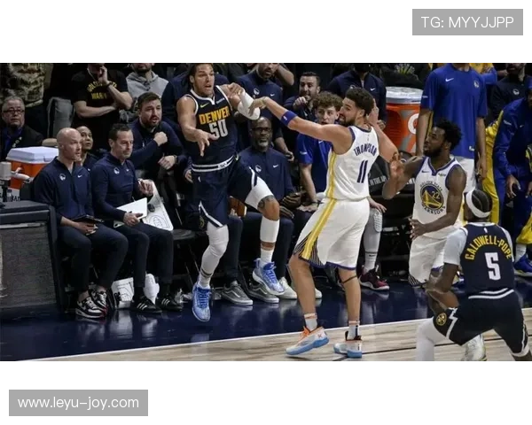 安德鲁·威金斯突破造成防守错位，提升勇士关键时刻得分效率