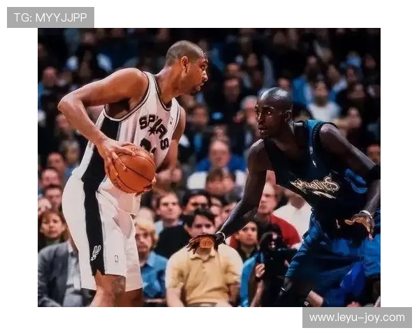 加内特利用挡拆和防守转换提升球队防守稳定性，拉开空间优势