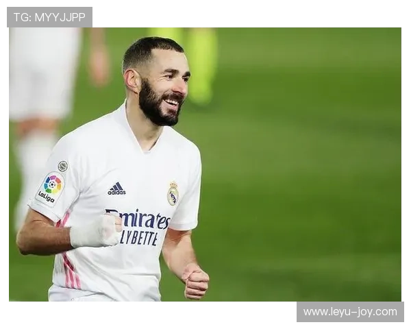 本泽马35岁巅峰期的统治力有多恐怖？