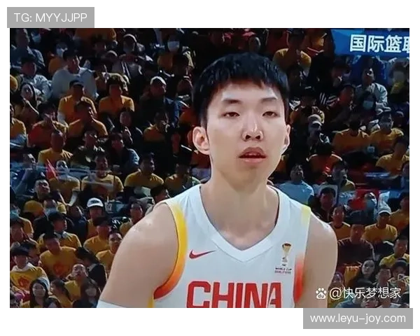 背身单打规则解析：球员在背对防守者时如何合法运球、转身及得分？